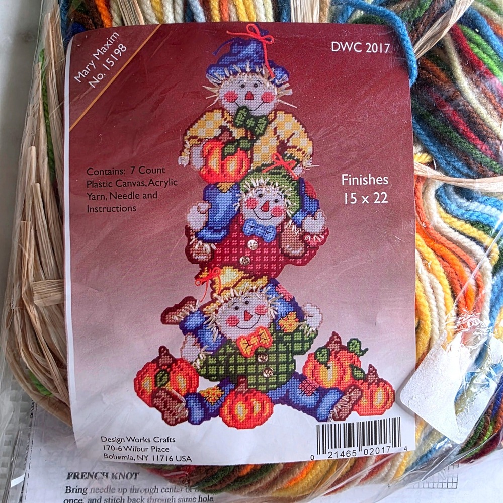 Mary Maxim Design Works Crafts Scarecrow Stack Plastic Canvas Kit 15198 DWC 2017
